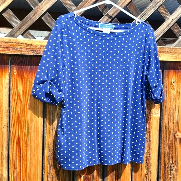 ⭐️Karen Scott Blue Polkadot Tee - Picture 5 of 7